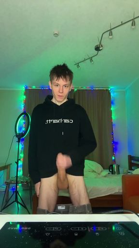 Look at How Much Cum This Hungry Twink Can Spray