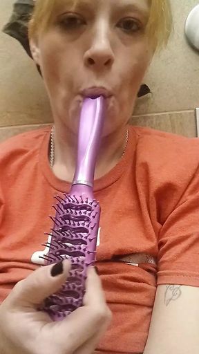Sunshine_misfit is bored and horny at a truck stop