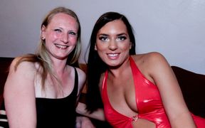 Cumplay Extreme Lana and Lisa Gangbang