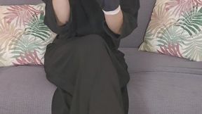Smelling Cheesy Latex Glove Of Mommy Mia Niqab