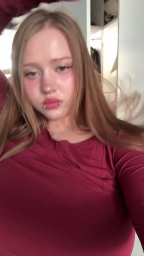 Teen exposes her juicy tits on OnlyFans