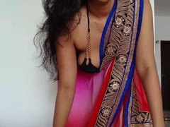 Amateur hottie solo masturbation