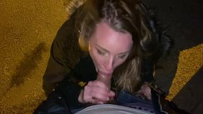 Dans une ruelle de Nice, Il me prend et me rempli ma chatte, apr&egrave_s le cinema !