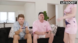 Hot Step Moms Have Amazing Anal Threesome Featuring Jennifer White, Skylar Snow &amp; Eliz Benson