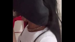 Sendo leitada por dois.estranhos antes da balada, fui cheia de leite