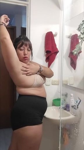 Washing Hairy Armpits
