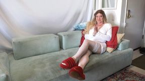 Stepmom makes a porno for her fans, with her stepson!