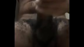 Adoro mexer no meu mamilo enquanto umazinha. E voc&ecirc_s? Pra galera que curte matagal de macho preto.