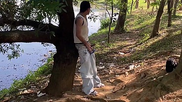 Fudendo com estranhos no parque. - Completo