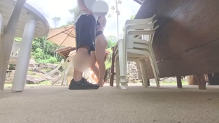 DickFlash! Married woman holds the dick of the stranger who masturbates in front of her.