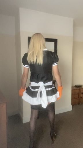 This sexy maid has very very thick cum. You can lick the screen