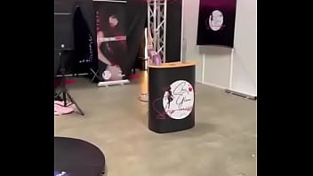 Vivement 17h au salon de l&rsquo_&eacute_rotisme de Mons