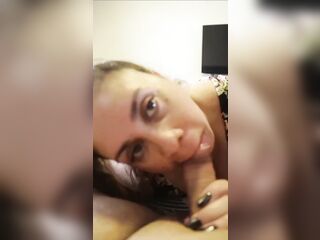 Madrastra mother I'd like to fuck latin chick se folla a hijastro sin condon y se deja tirar la leche en la cara