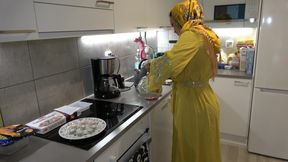 An Arab stepmother with a big ass is penniless fucking with her shy son-in-law