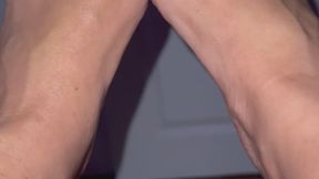 Oily Unpolished Toes Get Rubbed & Massaged