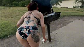 FULL DICKFLASH BARBECUE ADVENTURE – She made the barbecue, he creampied her