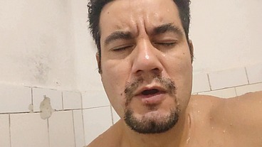 YURI GAÚCHO - SHOWER AND CUM