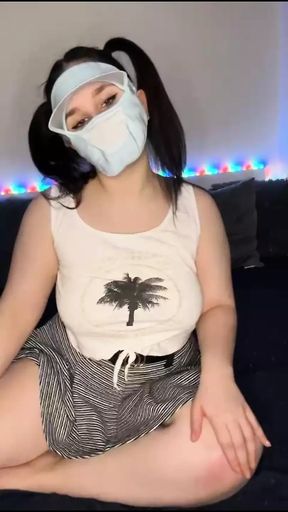 Amateur girl with big tits wants to play