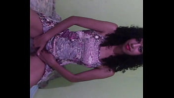 JADE CRISTAL RJ - MARIDO PROVOCA ENQUANTO FILMA FAZENDO ELA FICAR MELHADINHA ENQUANTO AGUARDANDO O AMIGO DO MARIDO CHEGAR PARA BRINCAR GOSTOSO COM ELE
