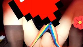 joven se cree mujercita jugando con pene en su anovagina. ella necesita quien la llene de semen pero esta sola