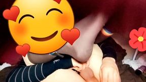 joven se cree mujercita jugando con pene en su anovagina. ella necesita quien la llene de semen pero esta sola