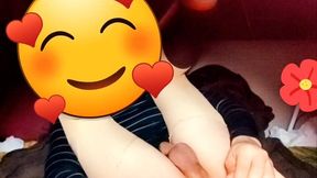 joven se cree mujercita jugando con pene en su anovagina. ella necesita quien la llene de semen pero esta sola