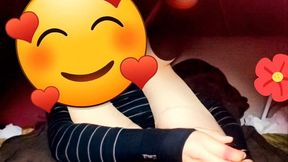 joven se cree mujercita jugando con pene en su anovagina. ella necesita quien la llene de semen pero esta sola