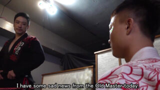 Lizanie – hardcore'owy film fetyszowy z azjatyckimi gejowskimi dziwkami uprawiającymi hardcore'owe ruchanie w dupę