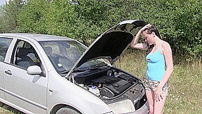 Kiara Gold Fucks The Stud That Helps Her When Her Car Overheats - Bang