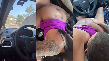 Dei gostoso pro uber no carro mesmo voltando da balada