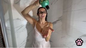 My hairwashing in a shower