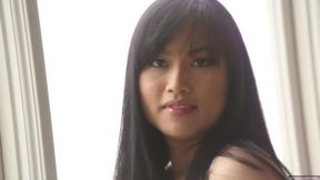 Omorose glamour nude model