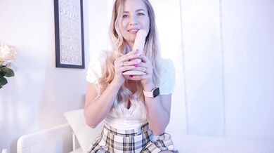 Big tits blonde struggles to fit a huge dildo in her mouth