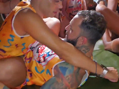 Bastidores de uma foda generalizada depois do bloco tod