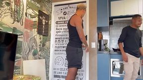 Vizinho Casado, veio pedir um copo de Leite, e saiu com o rabo cheio !!!