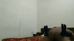 Girlfriend Put Her Naked Body on the Bed to Fuck Her Boyfriend