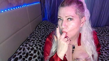 Hot mature camgirl Aimee Hot MILF (aka AimeeParadise)...
