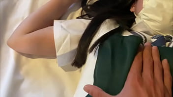 カフェで働く彼女に「今日このカフェの制服のまま俺の精子ドクドク出してよ。」と言ったら「いいよ」と言われ彼女をバイト着のまま、、