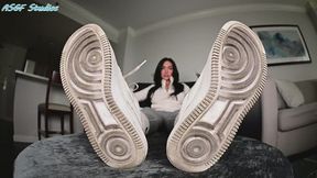 Chicana 's STINKY SNEAKERS and SOCK tease! - MP4