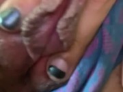 Coño mojado despues de ver porno. Close up wet pussy after watch porn