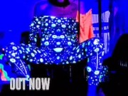 ALIEN FLUO SEX DANCE