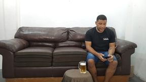 no sofa, com leo ogro lillian revela que o maior arrependimento. foi ter namorado e que o lugar mais legal ja transou foi em cima de uma laje na comunidade da rocinha.