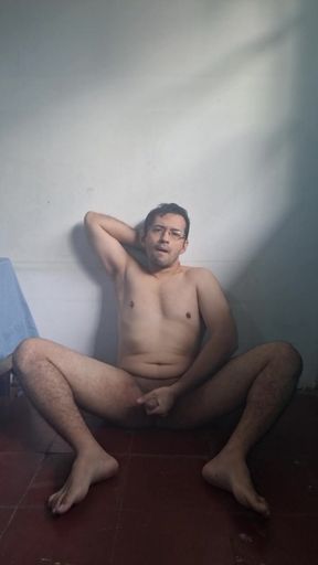 Nicaraguan cums on cam