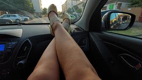 Horny milf in heels spreads her legs and seduces the taxi driver on the way to the office