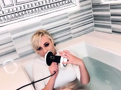 Tasty amateur blonde babe masturbating on web cam