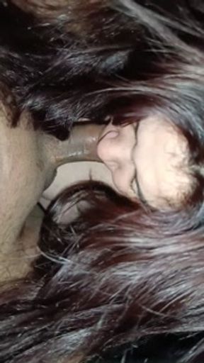 Le hago una mamada a mi hermanastro