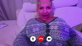 Bimbo girlfriend shows off her new fake tits and big lips