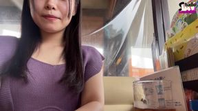 Self-play - a True Ona-girl Records Her Quiet Peak on a City Walk Chapter-1