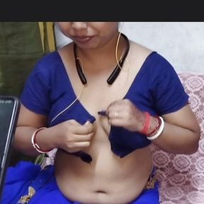 Bhabi saree khol k show de rahi hai