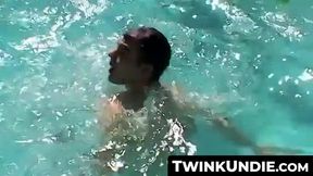 TwinkUndie.com - Zack Randall gives Mike Roberts a teasy underwater handjob by the po